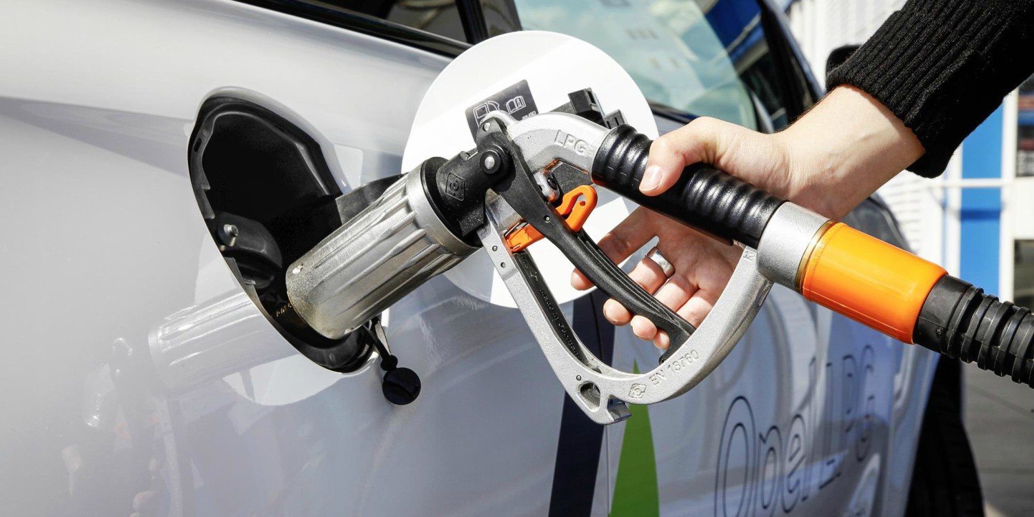 Desde enero, casi 3.000 vehículos de gasolina se han convertido a gas